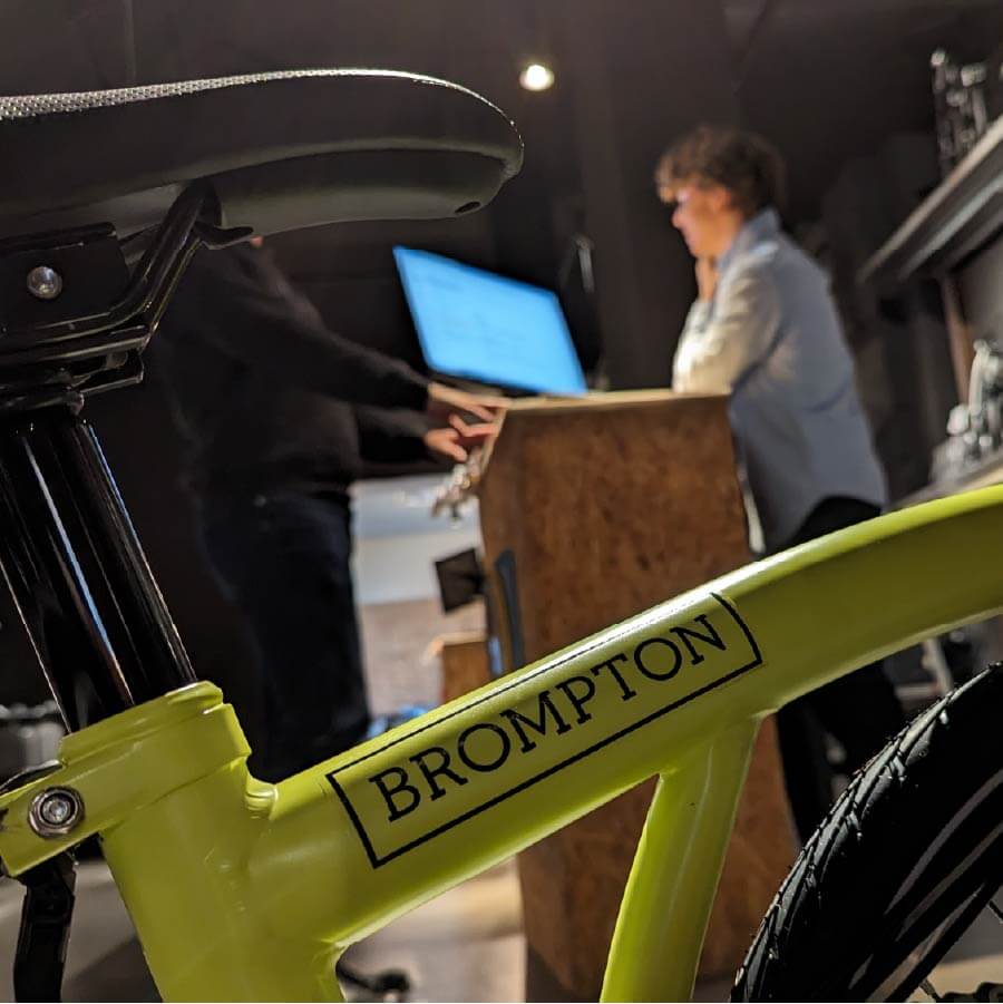 Lass Dich exklusiv und kompetent von uns eingefleischten Brompton Fans beraten