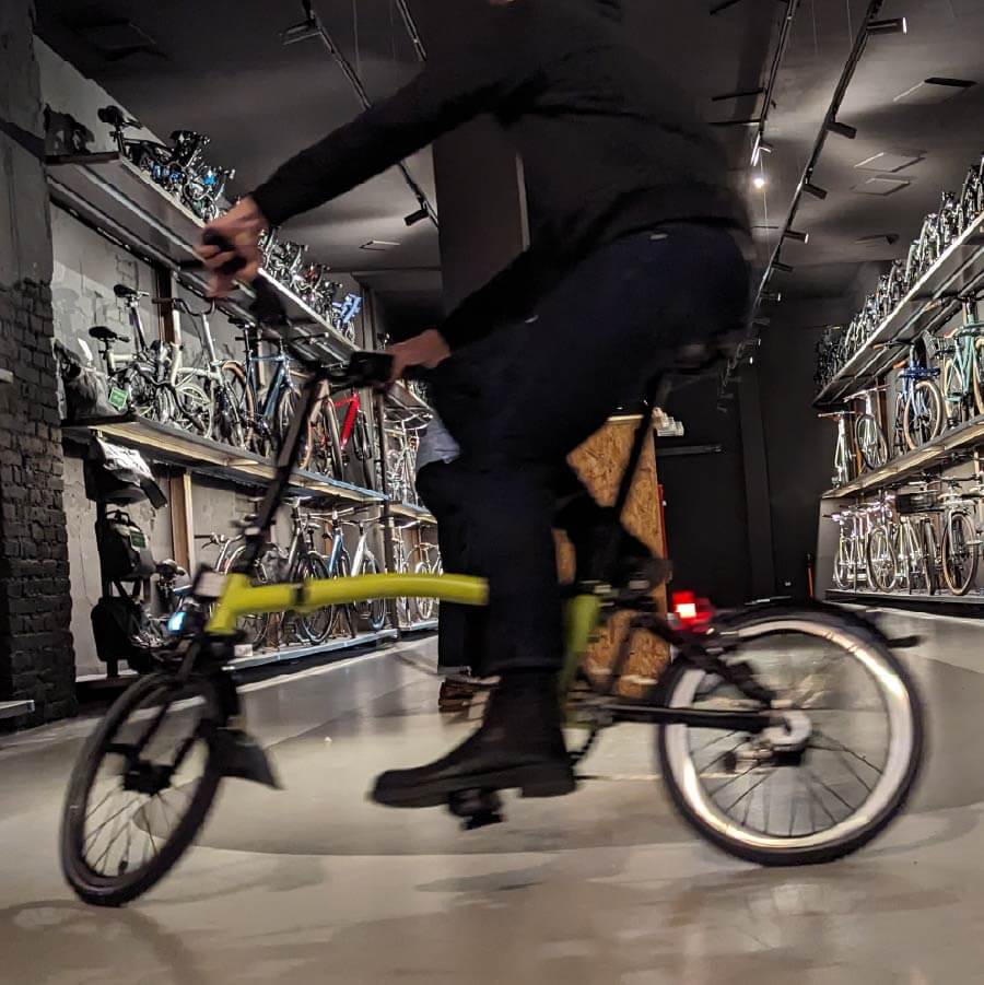 Erlebe Dein Wunschrad bei jedem Wetter auf unserer Indoor Teststrecke