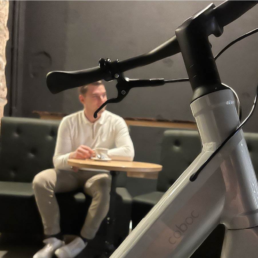 Nach deiner Beratung und Probefahrt , kannst du dich in unserem Cafè entspannen.